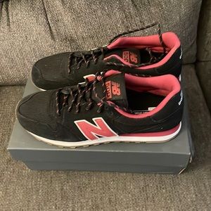 New Balance 500 newer worn in box black sneakers
